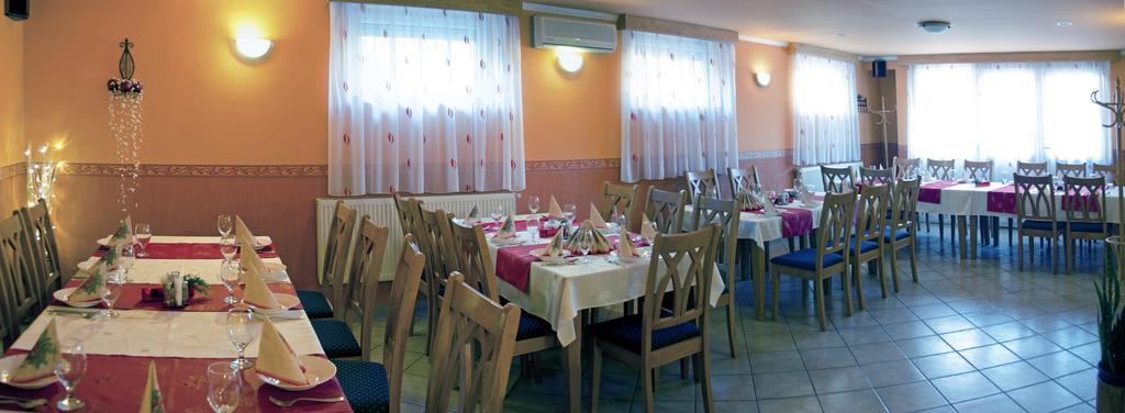 Arany Patko Panzio Hotel Debrecen Ngoại thất bức ảnh