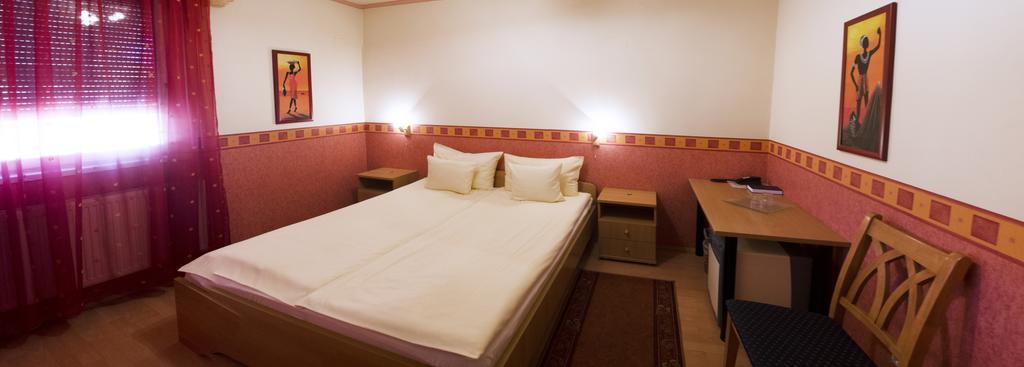 Arany Patko Panzio Hotel Debrecen Ngoại thất bức ảnh