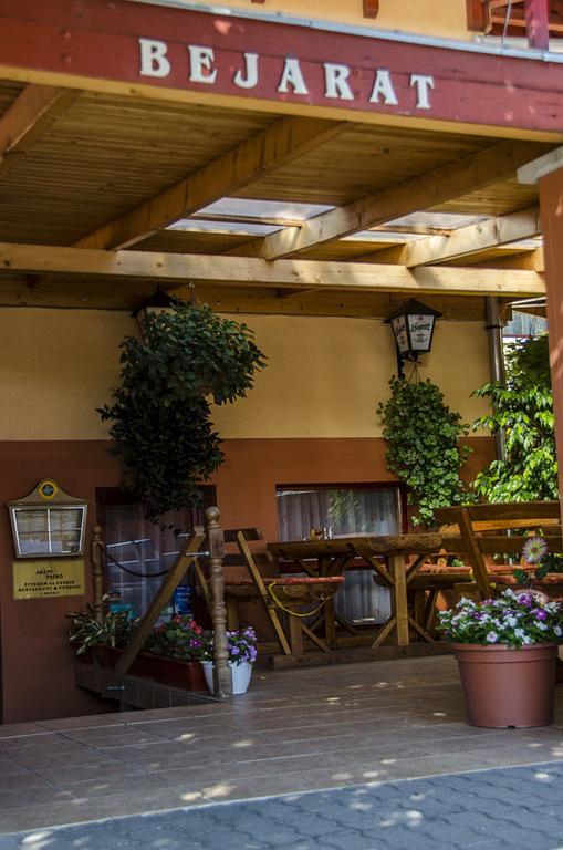 Arany Patko Panzio Hotel Debrecen Ngoại thất bức ảnh