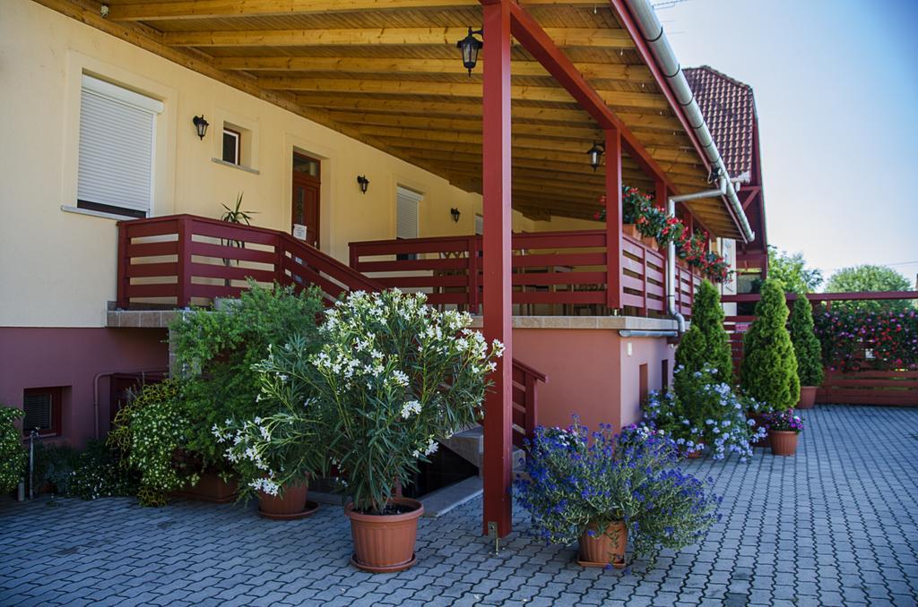 Arany Patko Panzio Hotel Debrecen Ngoại thất bức ảnh