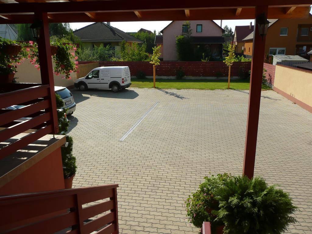 Arany Patko Panzio Hotel Debrecen Ngoại thất bức ảnh
